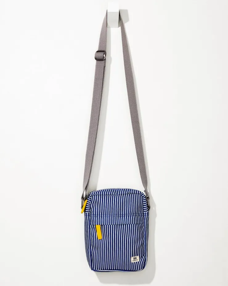 Women Tommy Bahama Luggage & Travel|Handbags & Clutches<Bond Canvas Crossbody